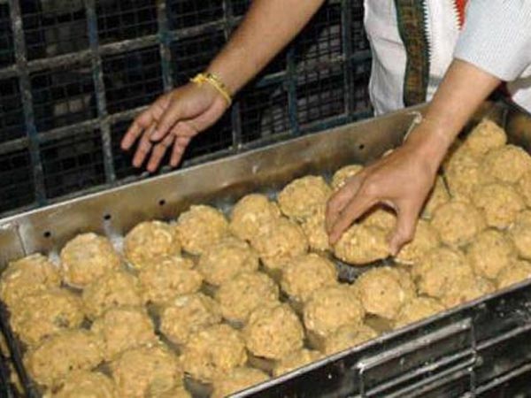 எஸ்கலேட்டரில் வரும் லட்டு