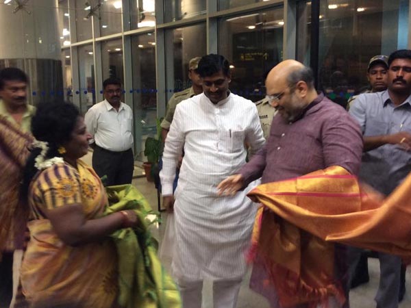 தலித் விழாவில் பங்கேற்பு