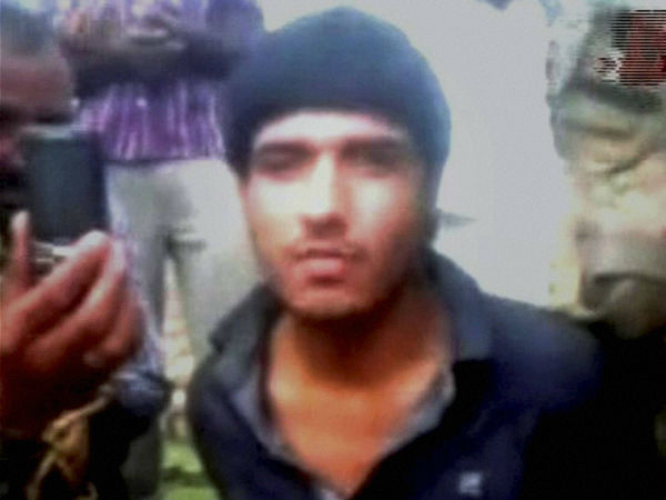 தெளிவாகத்தான் ஊடுறுவியுள்ளான்