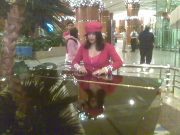 சிவப்புக் கலரில்