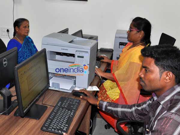 Now you can get Plastic aadhaar cards from E-service centers