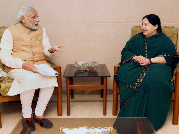 Jayalalithaa submits memorandum to Modi