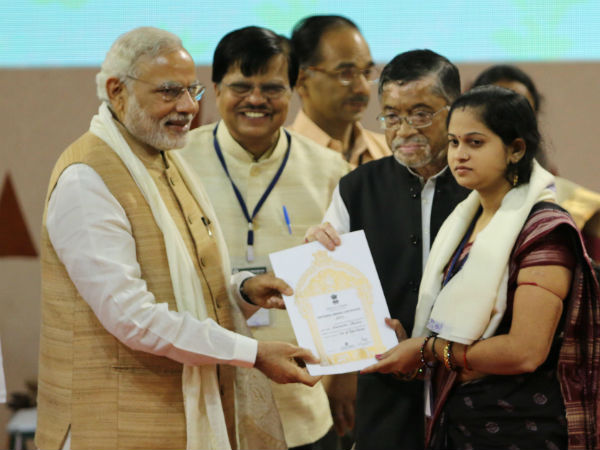 சேலம் வெண்பட்டுக்கு விருது