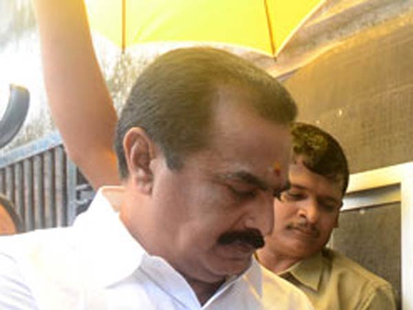 நீக்கி பின் மீண்டும் சேர்ப்பது ஏன்... 