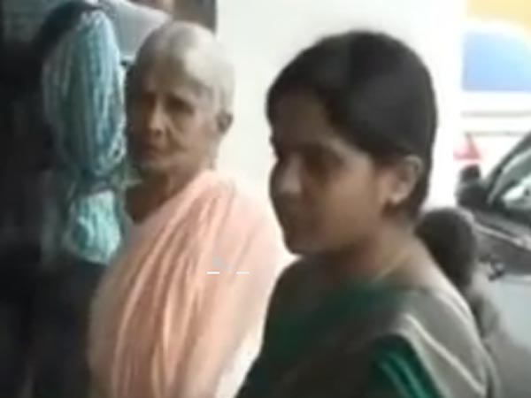 குடும்பத்துடன் கைது