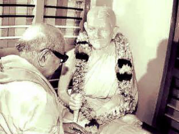 சிலைக்கு மாலை