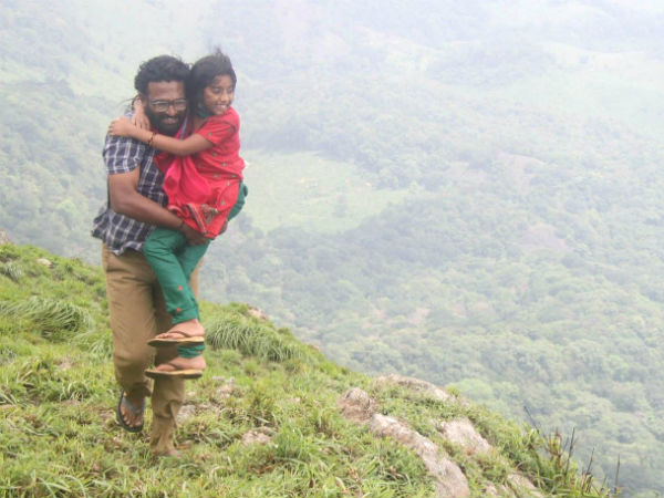 ஆனந்த யாழை மீட்டுகிறாயடி: