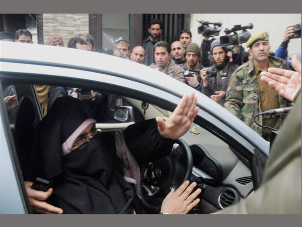 புகழ் வெளிச்சத்திற்காகவா புகழ் வெளிச்சத்திற்காகவா