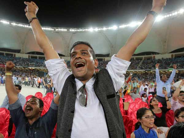 50,000 Indians give standing ovation to UAE for temple land
