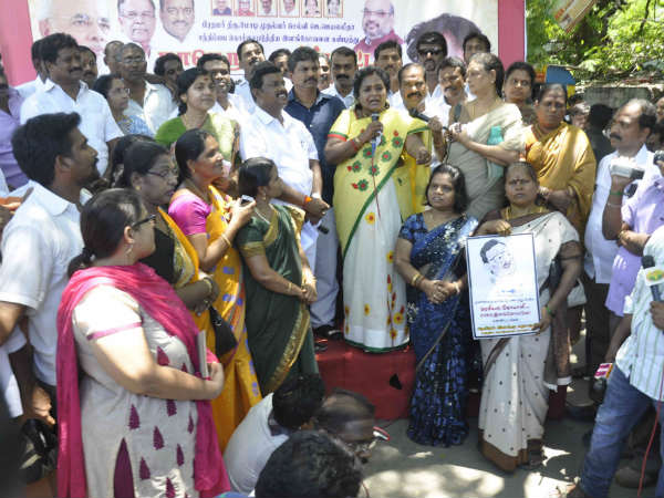 குஷ்பு 