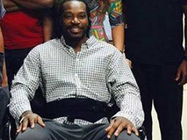 அந்த நர்ஸ் நல்லா ஜோக் சொன்னார்