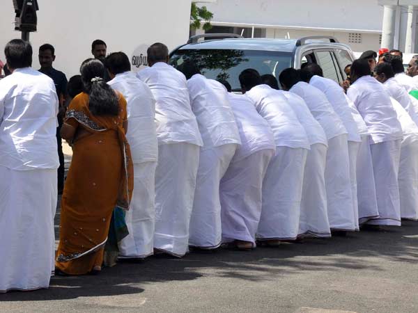 பணிவும், அன்பும்