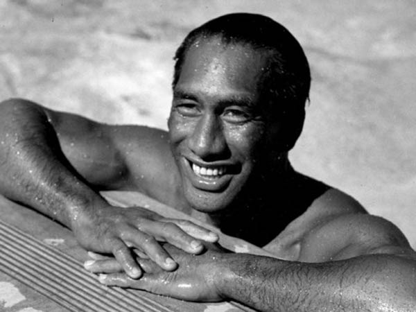 புகழ் பெற்ற சர்ஃபிங் வீரர்: