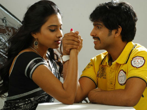 முகத்தை மட்டும் பார்த்துக் கொண்டிருந்தால்