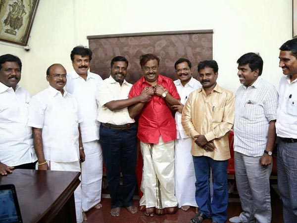 அரசியல் கட்சியினர்