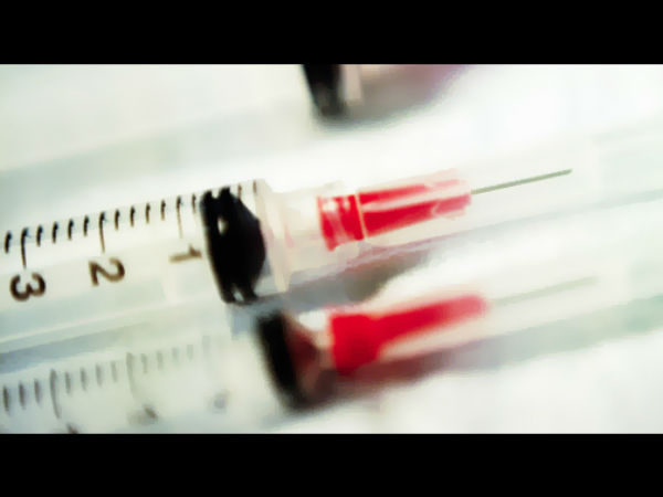 Psychopath administers injection on two women, triggers panic Psychopath administers injection on two women, triggers panic