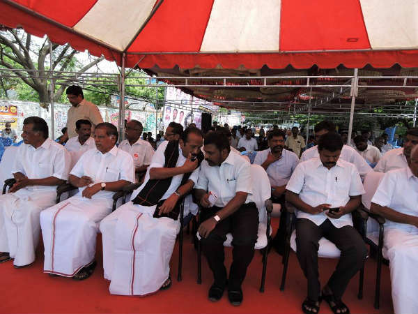 சிபிஐ விசாரணை வேண்டும்... சிபிஐ விசாரணை வேண்டும்...