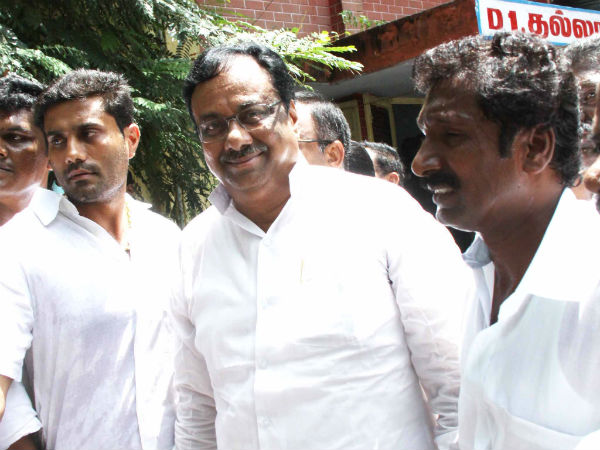 மதுரையில்...