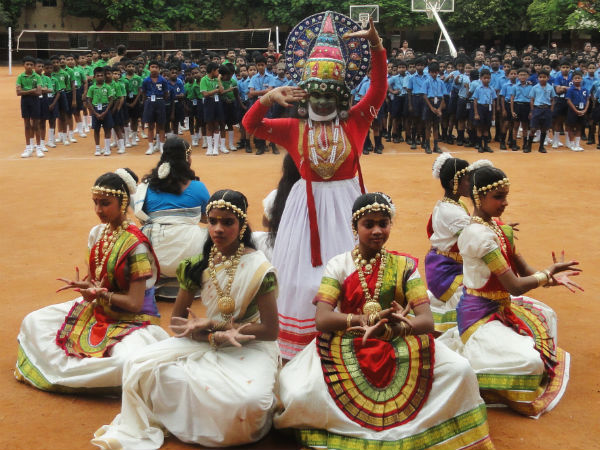 பள்ளிகளில் சிறப்பு கலைநிகழ்ச்சிகள்: பள்ளிகளில் சிறப்பு கலைநிகழ்ச்சிகள்: