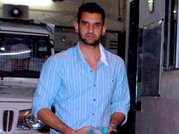 போலீசில் புகார்