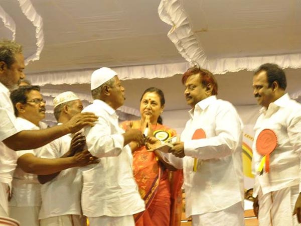 ஆணுக்கு ஒரு நீதி