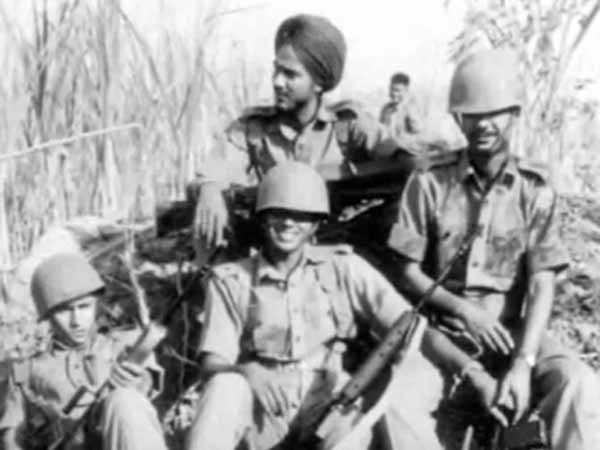 காஷ்மீரில் போர் தொடுத்த பாகிஸ்தான்