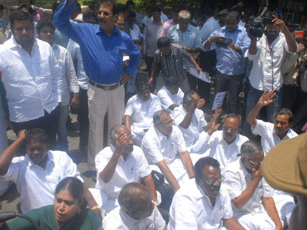 அனுமதி மறுப்பு