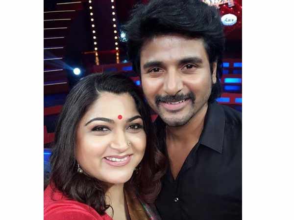 சிம்ப்ளி குஷ்புவின் செல்பி: