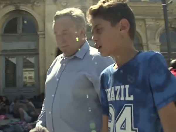 ஆதரிக்கும் ஐரோப்பா மக்கள்: