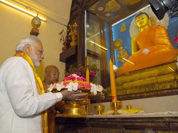 PM Modi offers prayer at Mahabodhi temple in Bodh Gaya