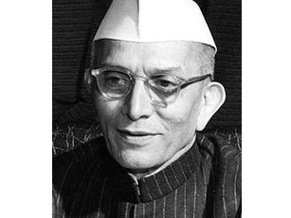 மொரார்ஜி தேசாய் மொரார்ஜி தேசாய்