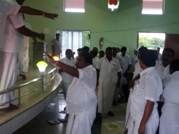 DMK cadres clash in Tenkasi meeting