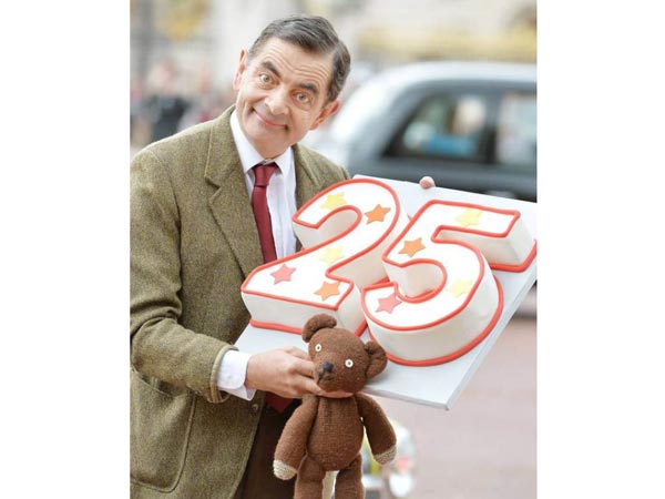 கார் முழுக்க பொருட்கள்...