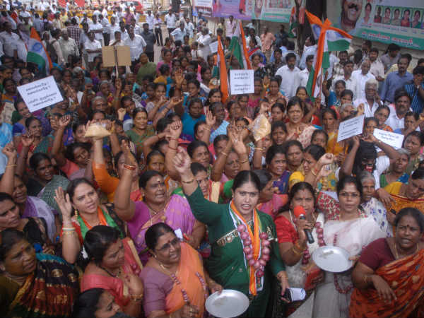 விஜயதாரணி தலைமை