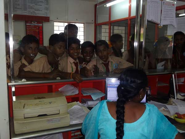 karaikudi students visited to post office