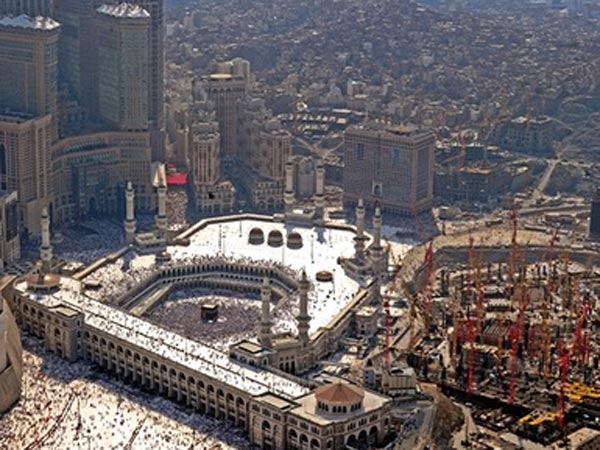 பிரமாண்ட கட்டிடங்கள்... பிரமாண்ட கட்டிடங்கள்...