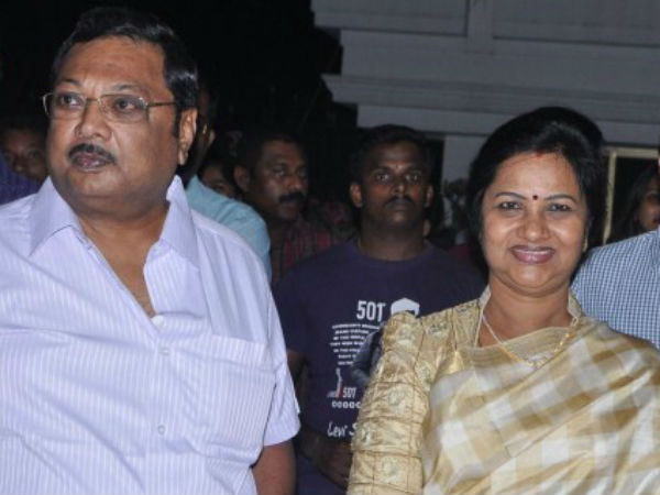 தாயிடம் அழகிரி ஆசி