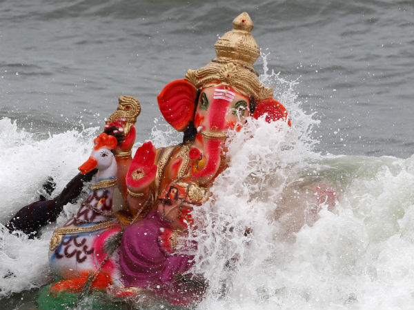 கடலில் கரைக்க... 