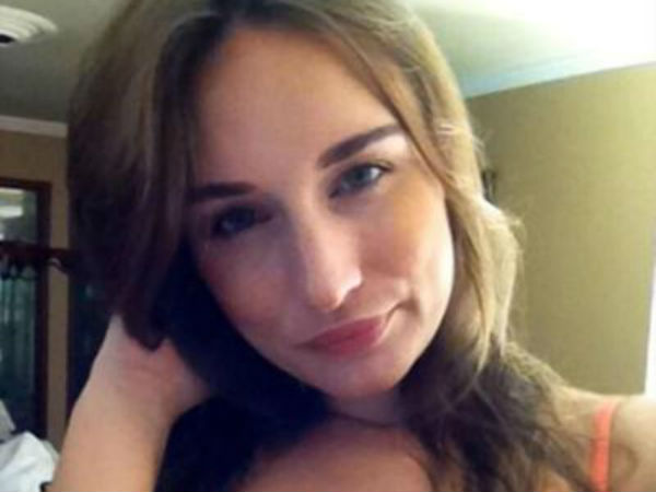 Florida woman offered 3 officers oral if they dropped charges Florida woman offered 3 officers oral if they dropped charges