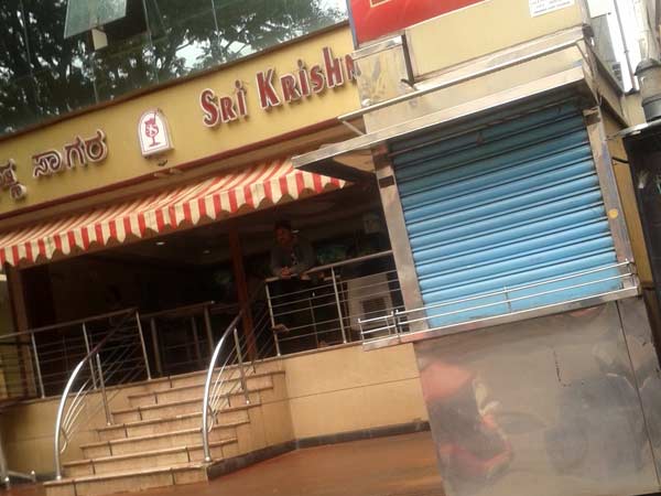 Autos and call taxies operated in Bangalore amid Karnataka bandh Autos and call taxies operated in Bangalore amid Karnataka bandh