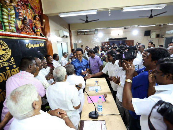 நகை வியாபாரிகளிடம் குறை கேட்டார்