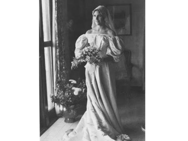 கொள்ளுப்பாட்டியின் கவுன்...