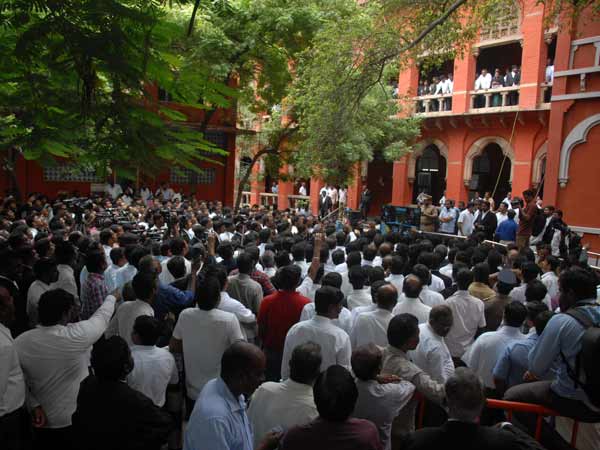 Madras High court beams court proceedings in live