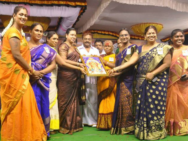 எல்லோருக்குமே நெருக்கடி