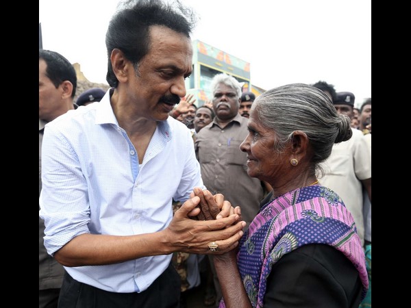 மூதாட்டிகள் விசாரணை