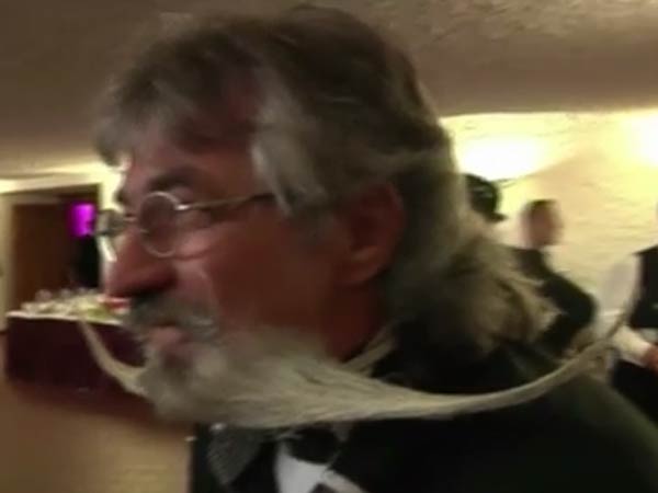 பாதி மீசை...