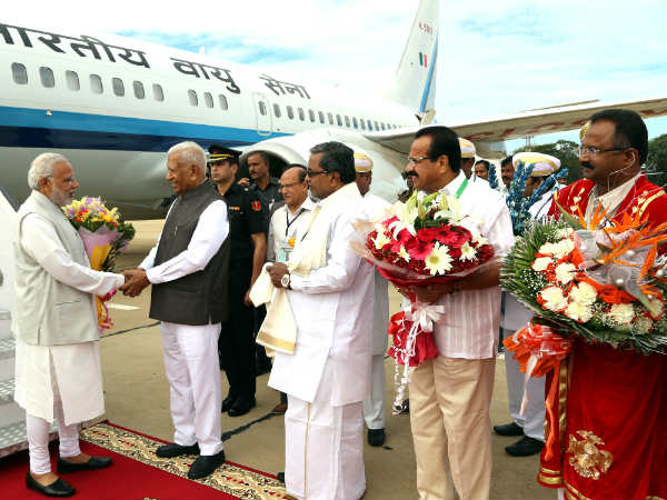 பெங்களூர் பாஷ் நிறுவனத்திற்கு சென்ற மோடி, ஜெர்மனி அதிபர் மெர்க்கல்