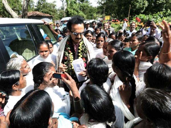 உற்சாக வரவேற்பு 