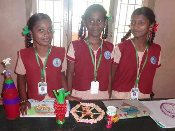 Students make wonderful crafts with useless things