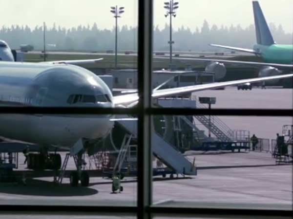 எளிதாக தரையிறக்கலாம்... எளிதாக தரையிறக்கலாம்...